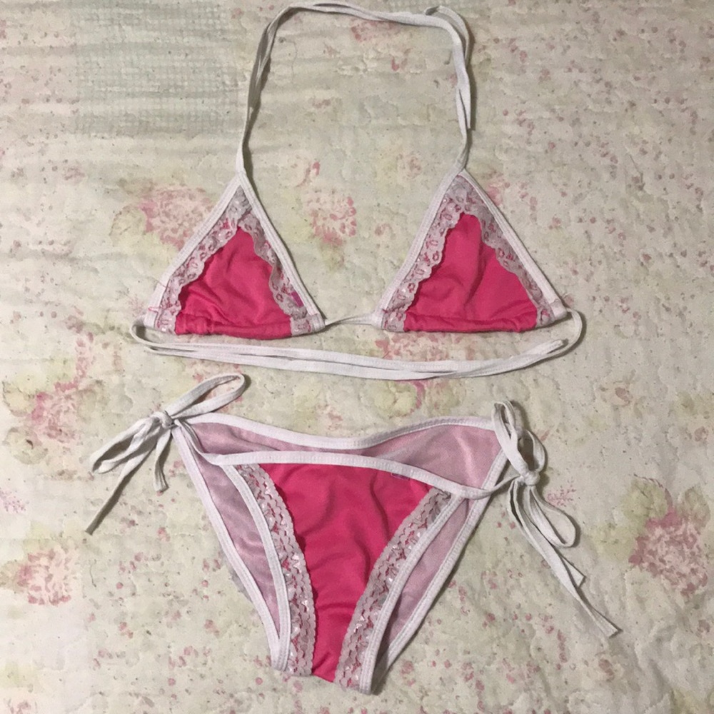 Pink and white lace scrunch butt bikini